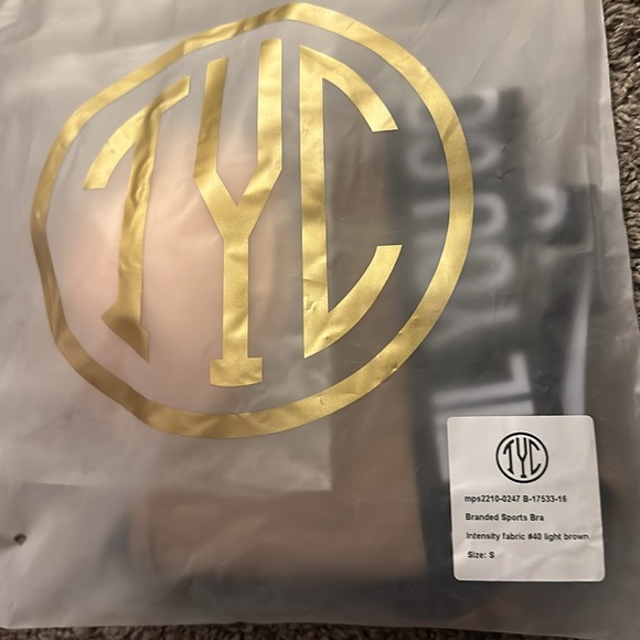 Til you collapse intensity branded workout set - Picture 6 of 10